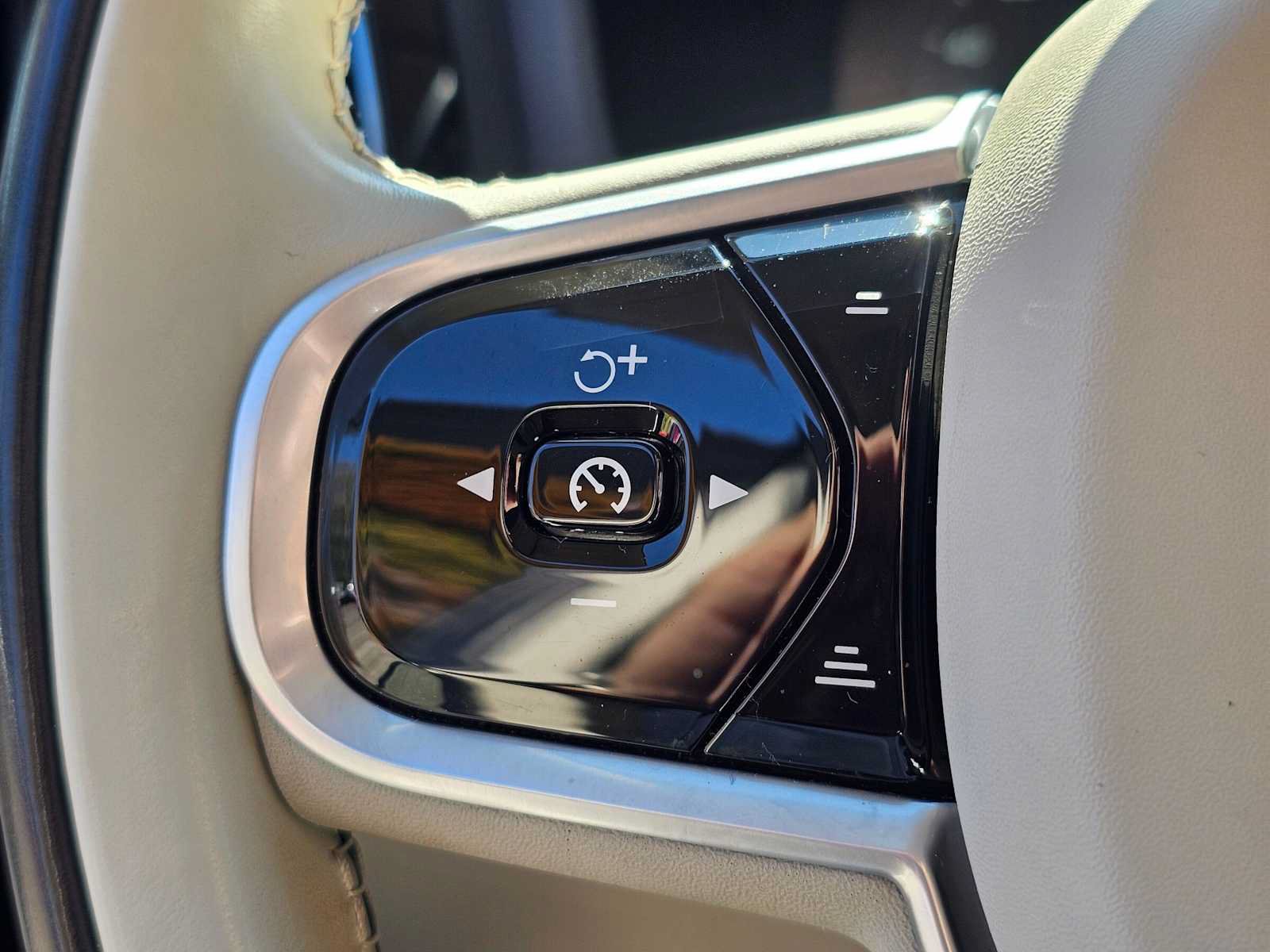 Used 2020 Volvo V60 T5 Cross Country w/ Protection Package Premier AWD/4WD image 28