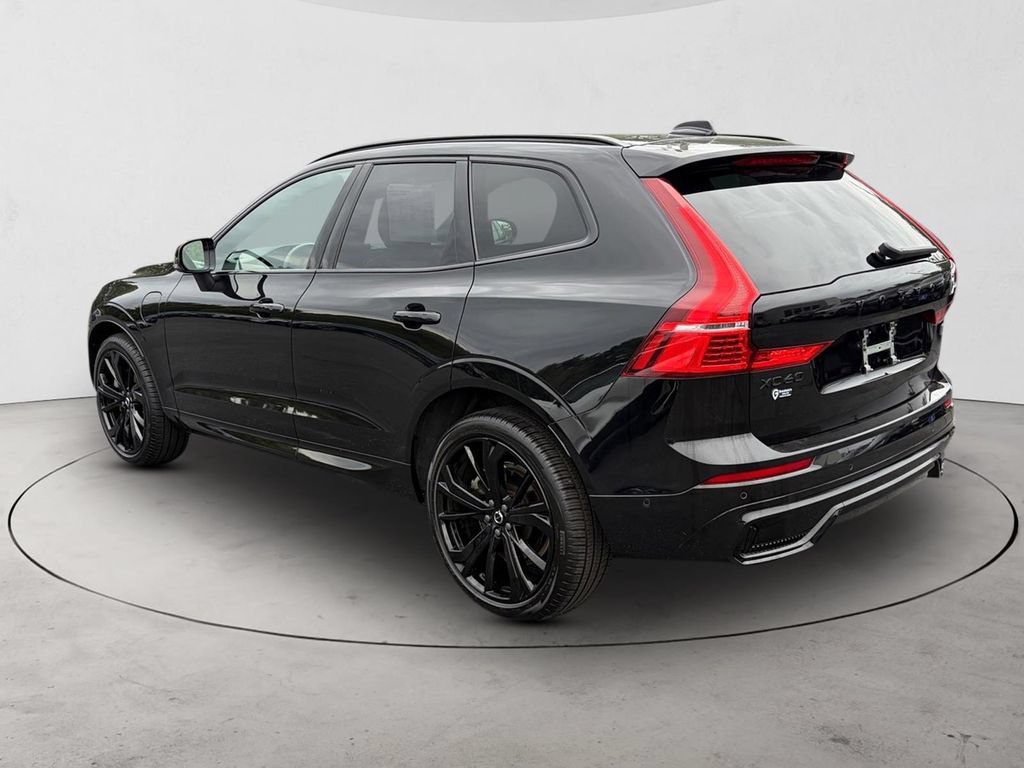 Certified 2024 Volvo XC60 T8 Ultimate w/ Climate Package AWD/4WD image 3