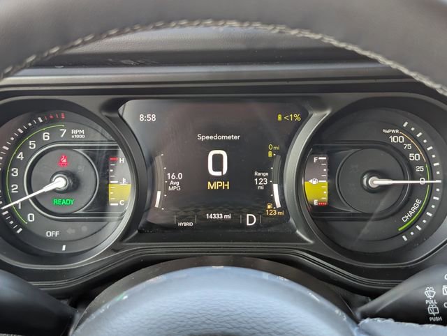 Used 2025 Jeep Wrangler Unlimited Sahara AWD/4WD image 24
