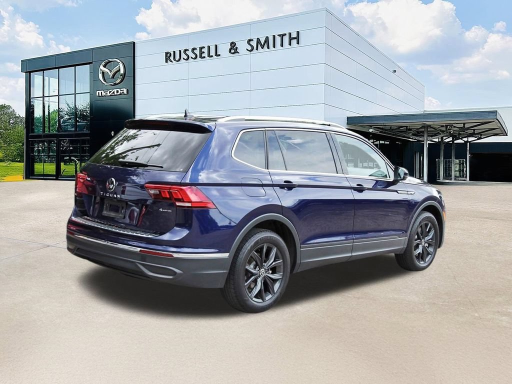 Used 2024 Volkswagen Tiguan SE w/ Panoramic Sunroof Package AWD/4WD image 4