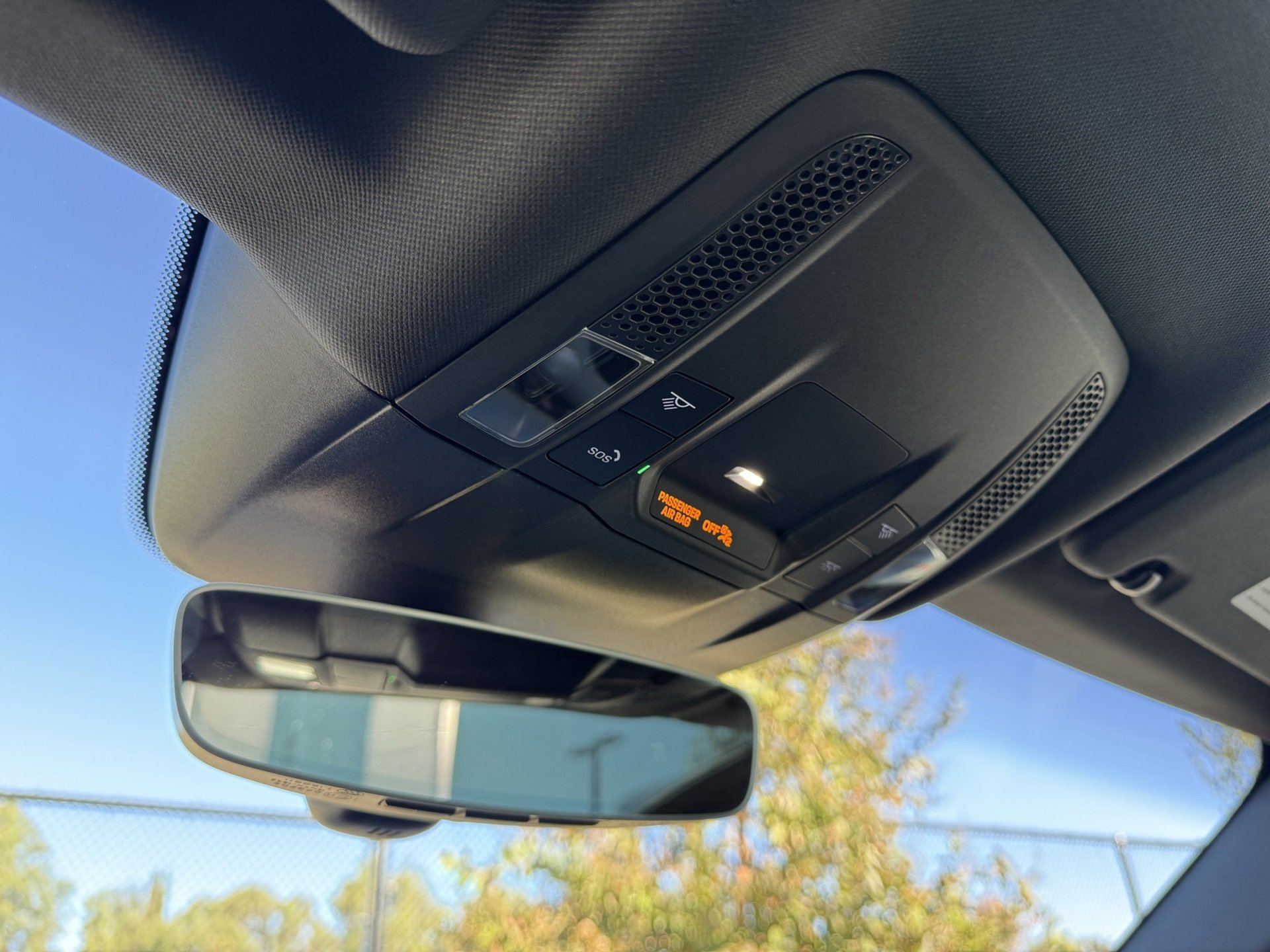 Used 2025 Porsche Taycan image 17