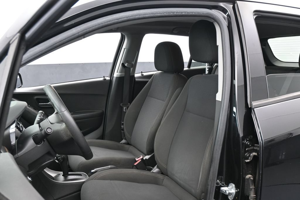 Used 2022 Chevrolet Trax LS AWD/4WD image 10
