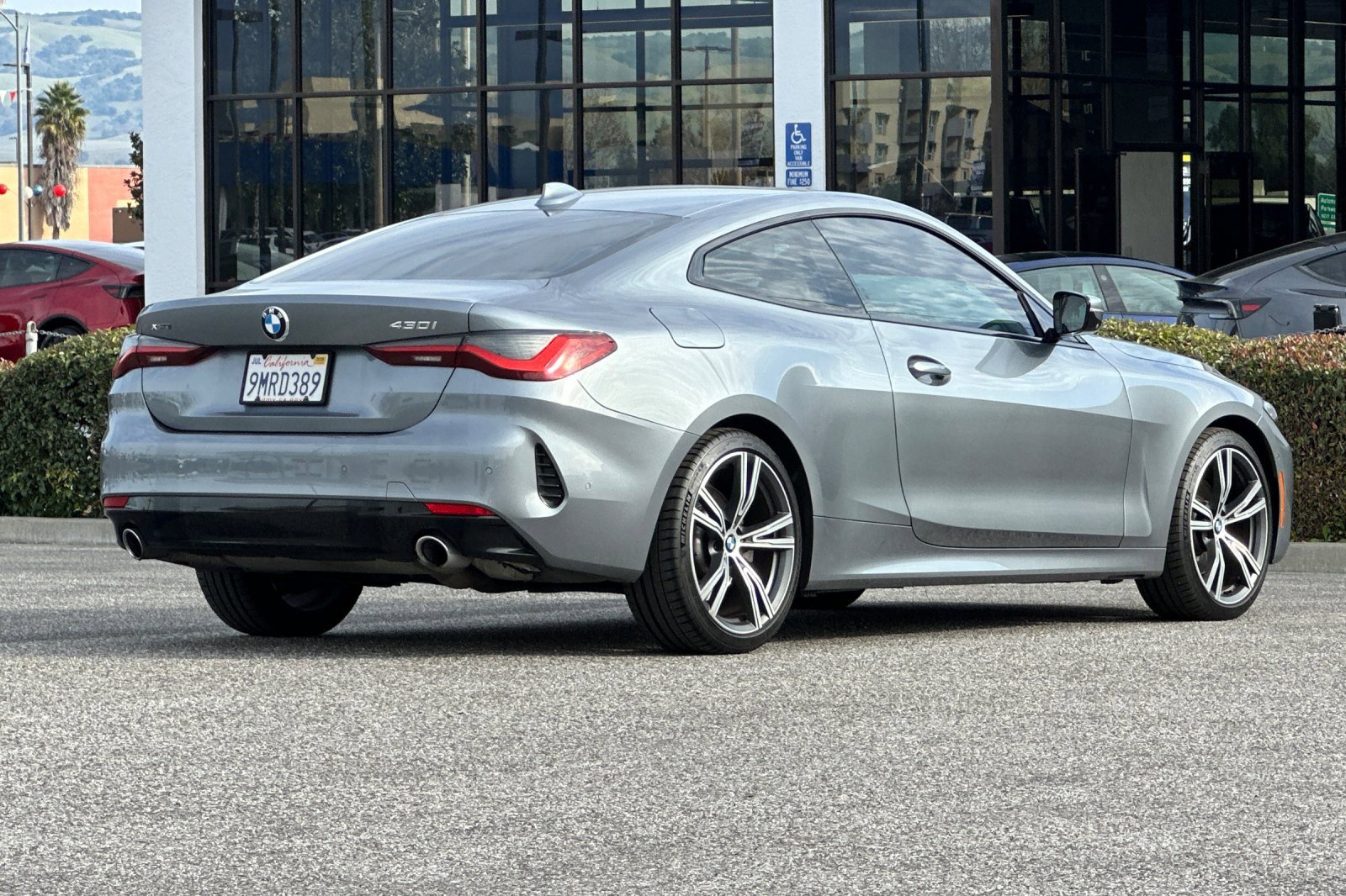 Used 2021 BMW 430i xDrive Coupe w/ Premium Package image 4