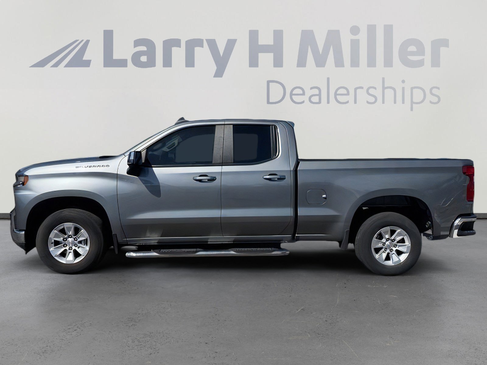Used 2021 Chevrolet Silverado 1500 LT RWD image 2