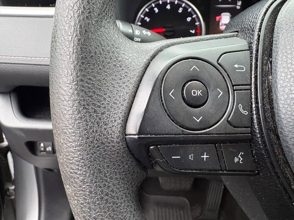 Used 2021 Toyota RAV4 XLE image 13