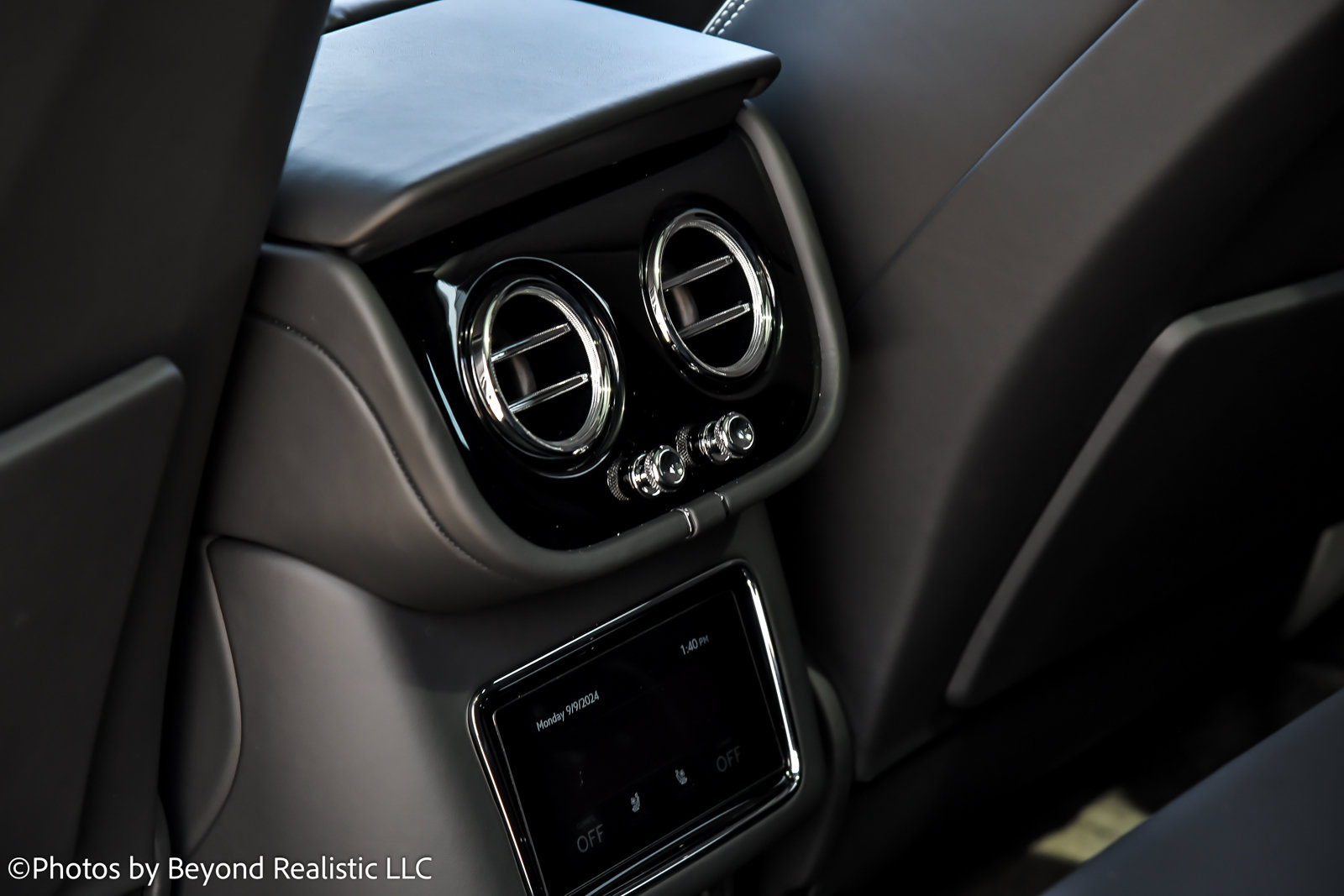 Certified 2023 Bentley Bentayga Plug-In Hybrid AWD/4WD image 29
