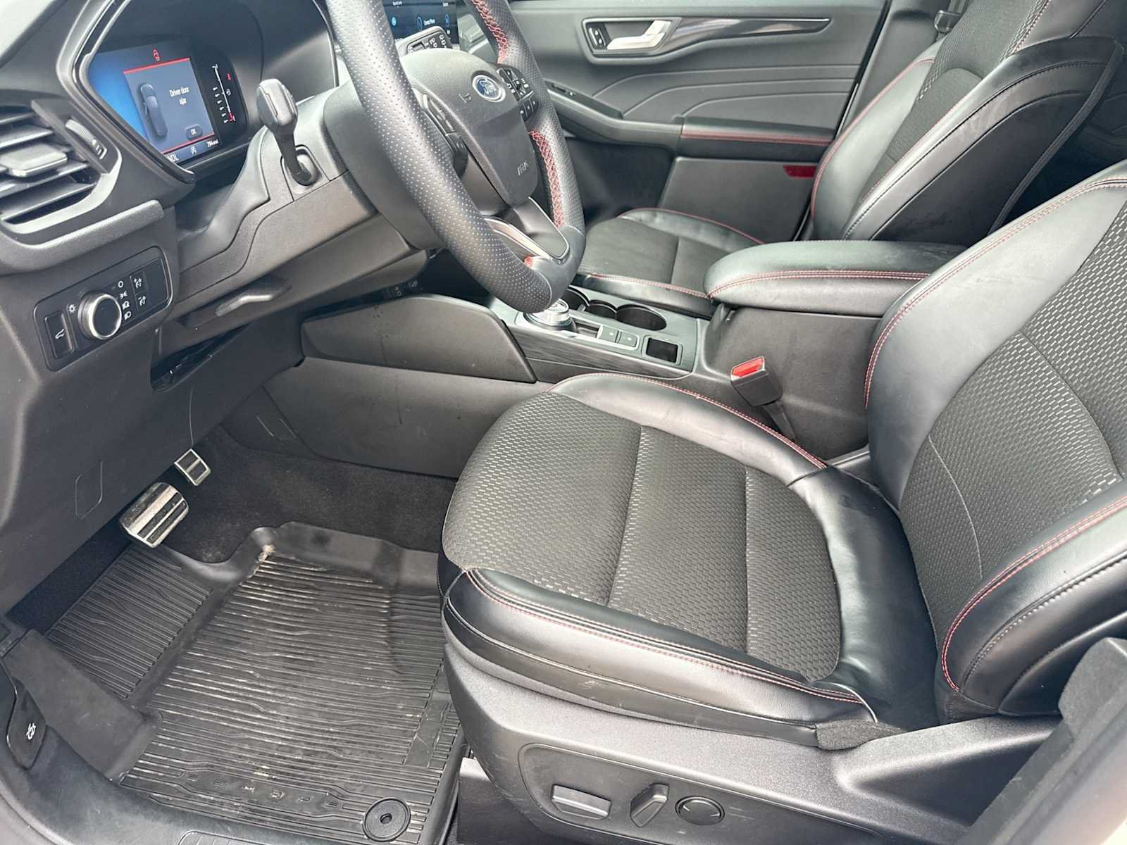 Used 2024 Ford Escape ST-Line w/ Tech Pack #1 AWD/4WD image 15