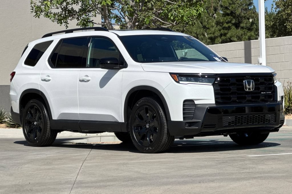 New 2026 Honda Pilot Black Edition image 2