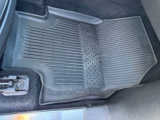 Used 2023 Toyota Highlander XLE image 39