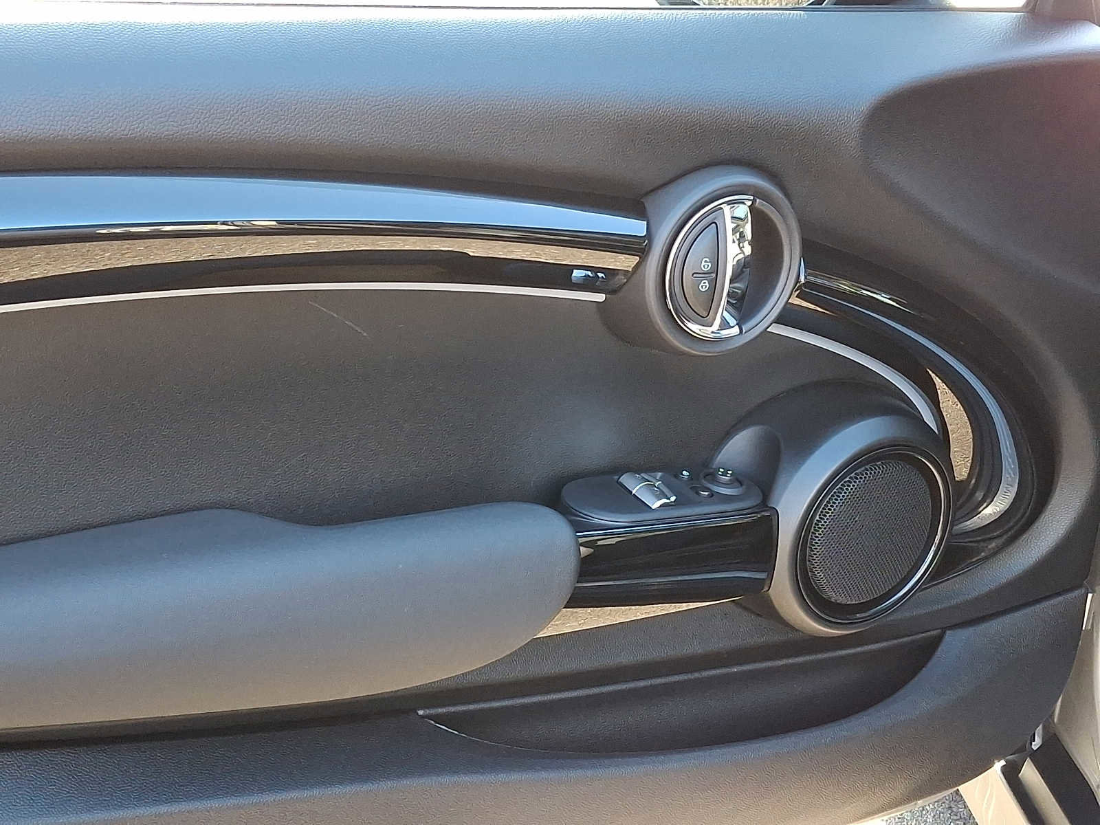 Certified 2024 MINI Cooper S image 11