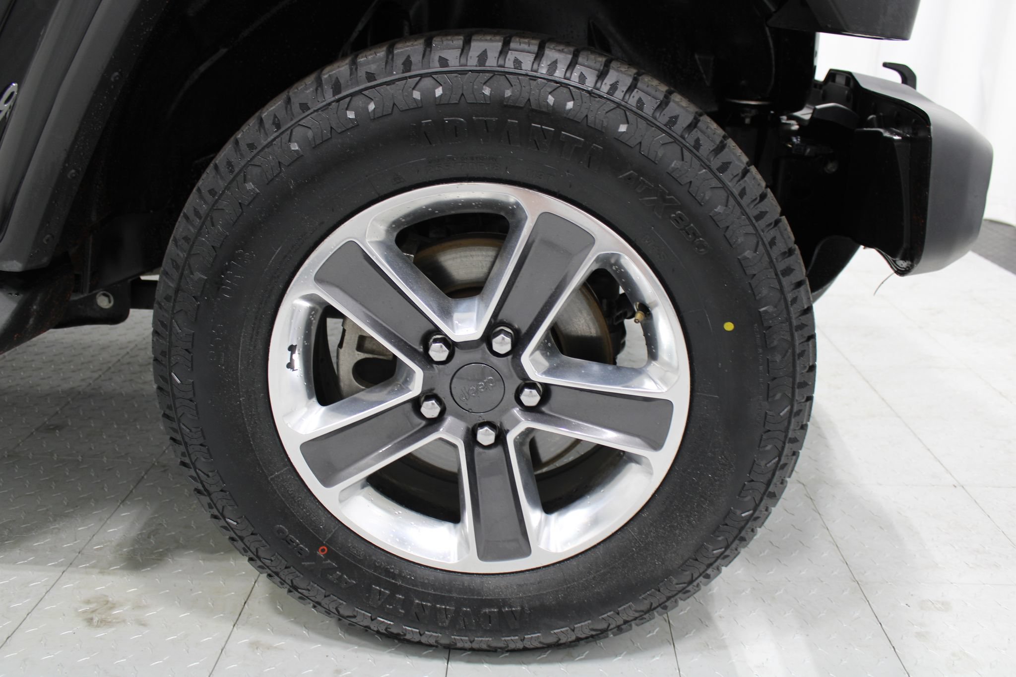 Used 2021 Jeep Wrangler Unlimited Sahara AWD/4WD image 5
