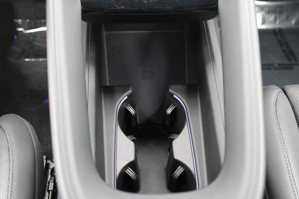 Certified 2024 Porsche Macan 4 Electric image 26