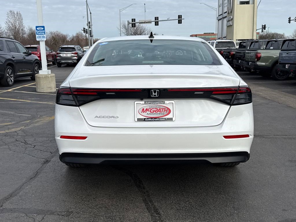 Certified 2025 Honda Accord SE image 10
