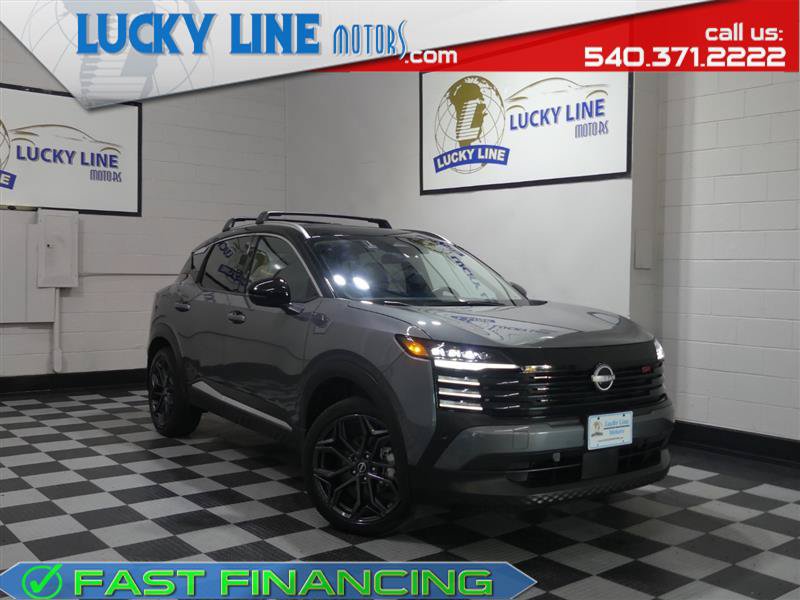 Used 2025 Nissan Kicks SR w/ SR Premium Package AWD/4WD image 1