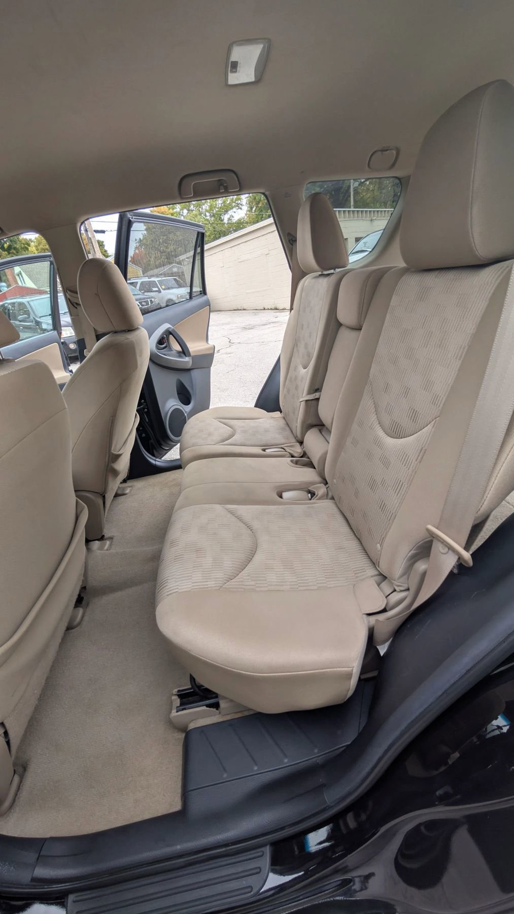 Used 2012 Toyota RAV4 FWD image 12