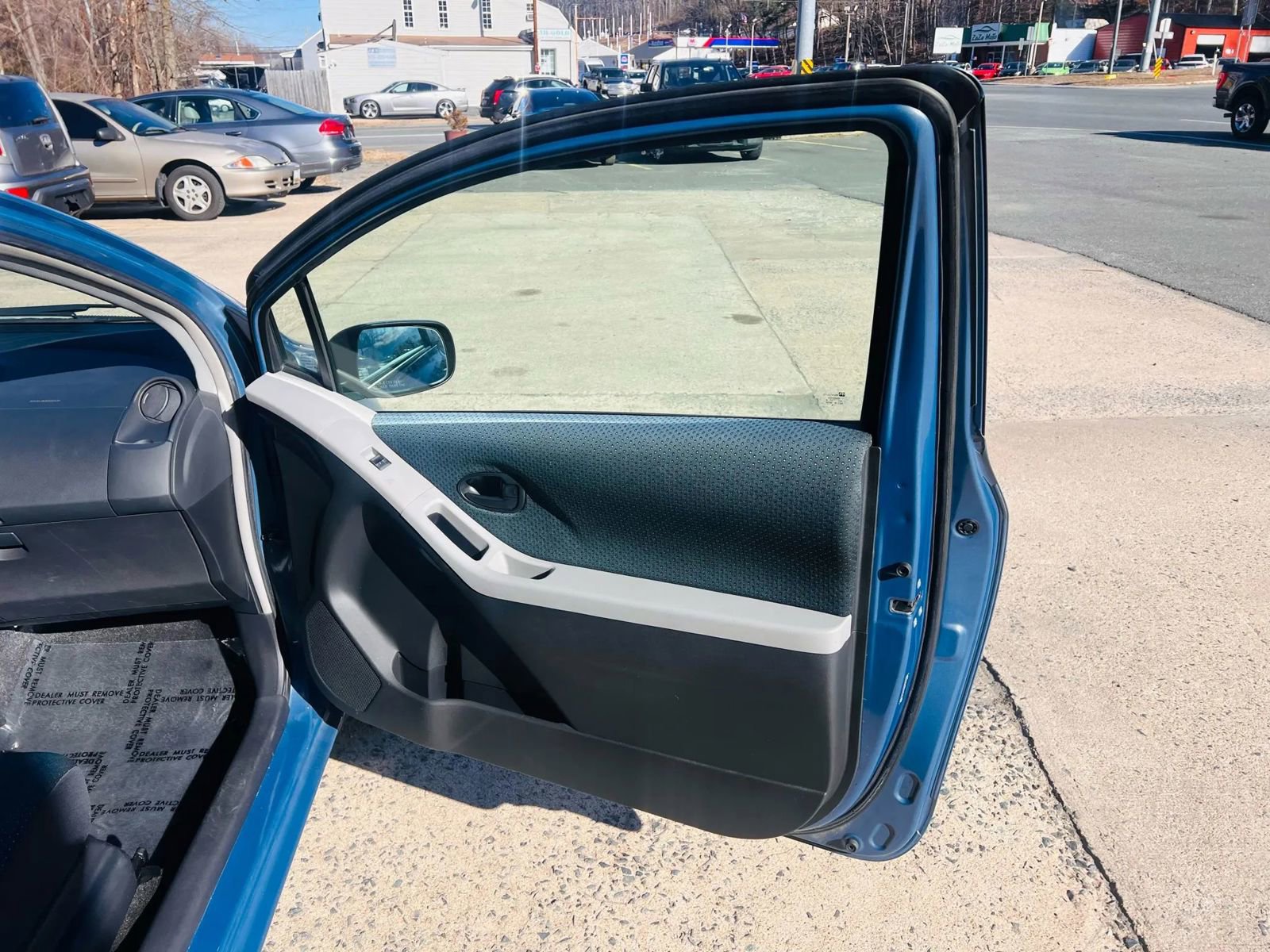 Used 2008 Toyota Yaris 2-Door Hatchback image 14