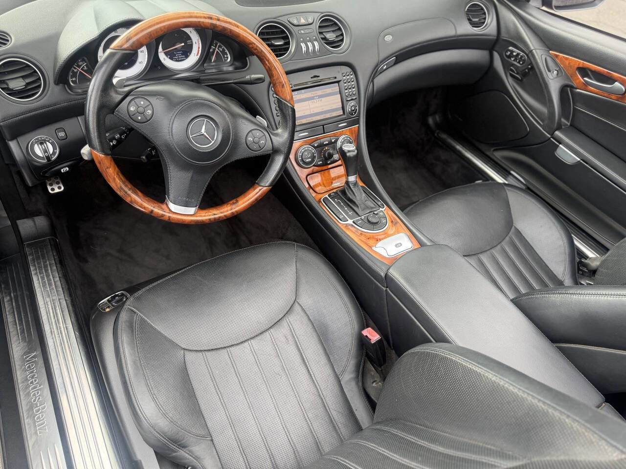 Used 2009 Mercedes-Benz SL 550 w/ Premium I Pkg image 11
