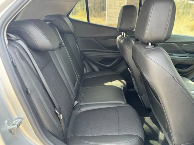 Used 2022 Buick Encore Preferred w/ Safety Package AWD/4WD image 17