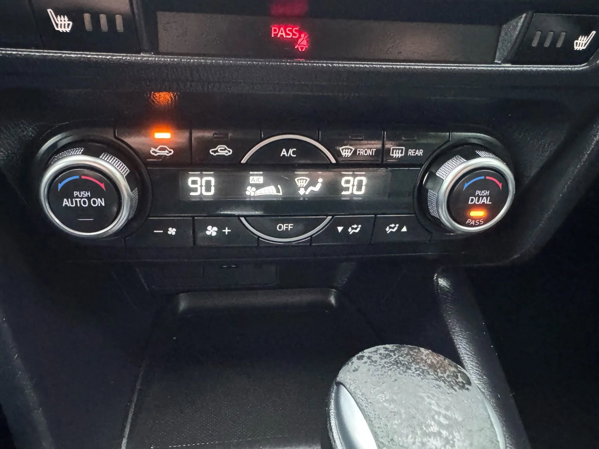 Used 2018 MAZDA MAZDA3 Touring image 26