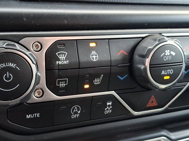Used 2022 Jeep Gladiator Mojave w/ Cold Weather Group AWD/4WD image 29