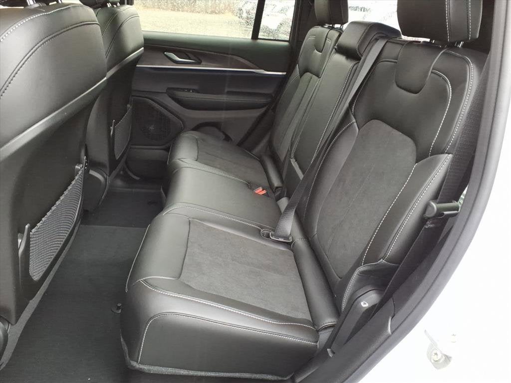 New 2026 Jeep Grand Cherokee Altitude AWD/4WD image 7