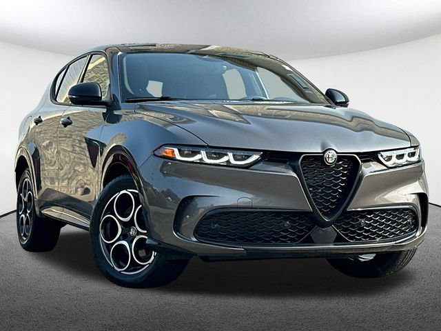 Used 2025 Alfa Romeo Tonale AWD/4WD image 2
