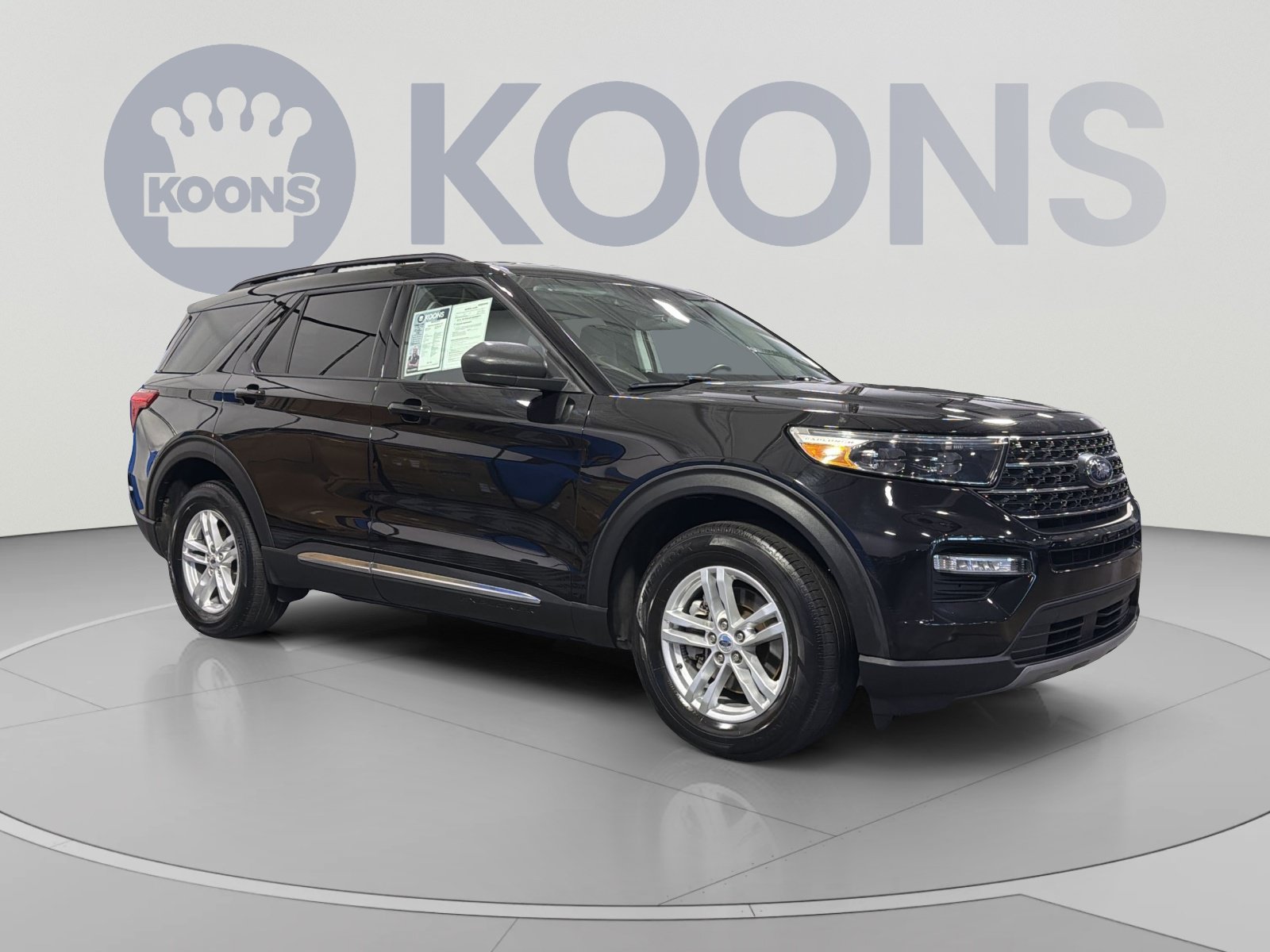 Used 2023 Ford Explorer XLT w/ Equipment Group 202A AWD/4WD image 10