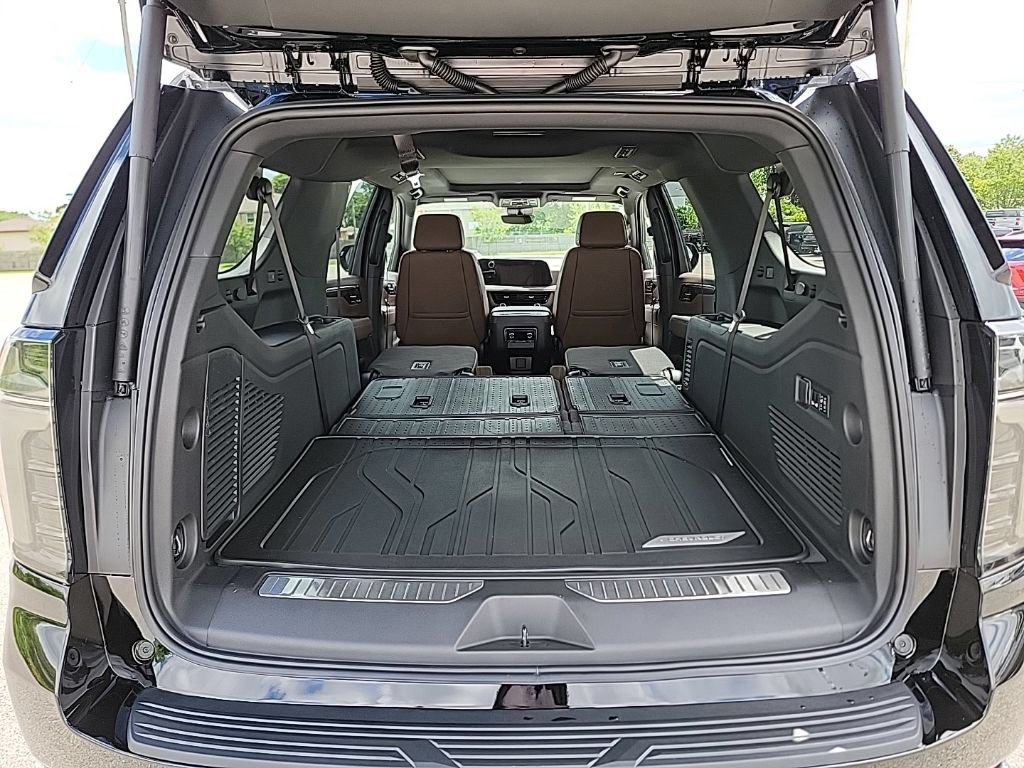 New 2026 Chevrolet Suburban High Country AWD/4WD image 18
