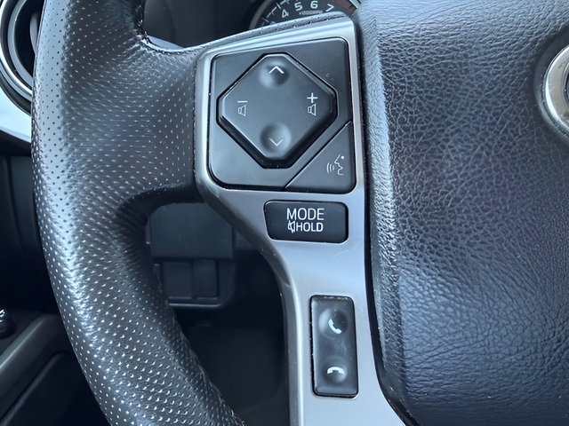 Used 2021 Toyota Tacoma SR5 AWD/4WD image 19