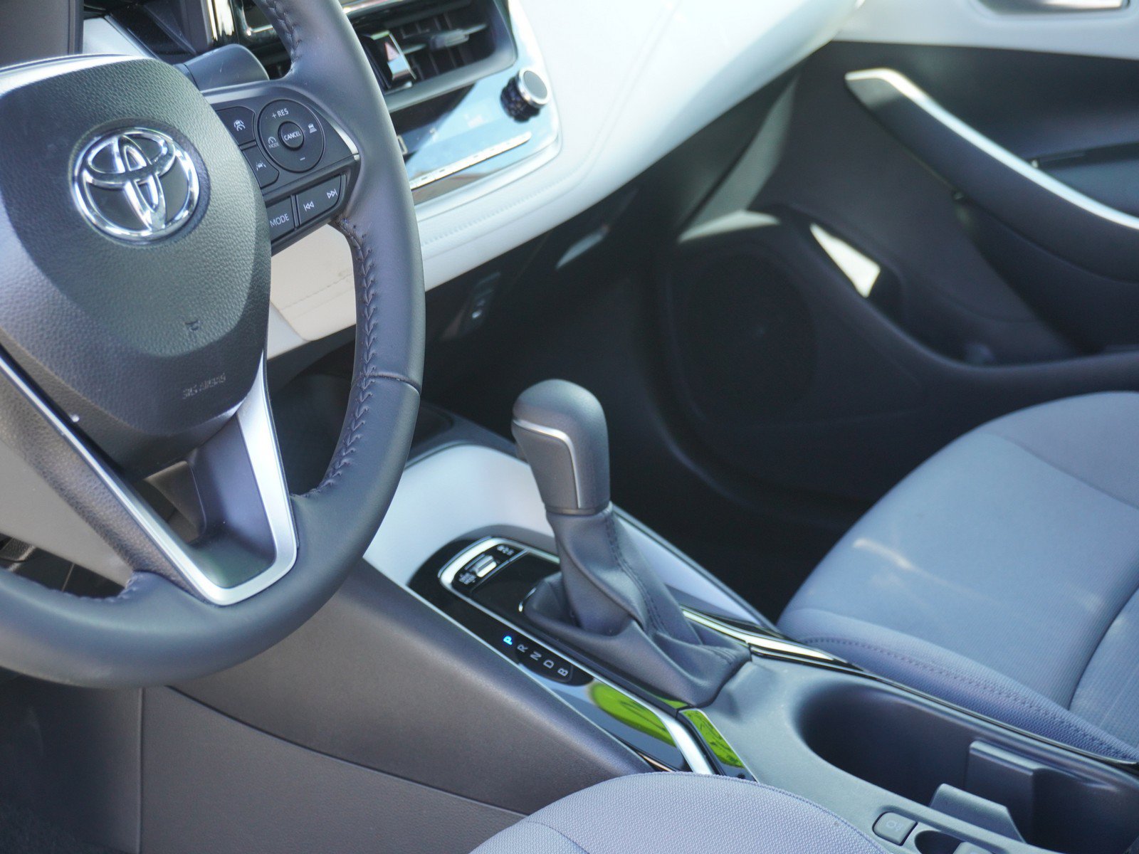 Used 2025 Toyota Corolla SE FWD image 19