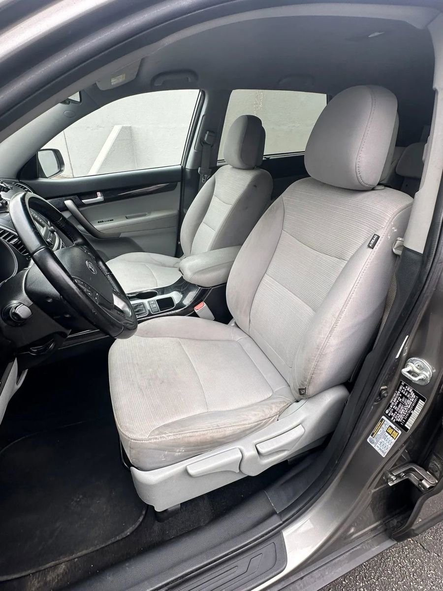 Used 2015 Kia Sorento LX AWD/4WD image 9