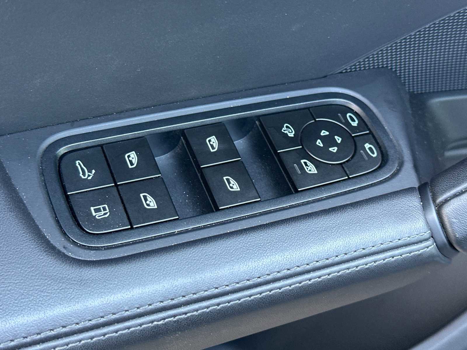 Certified 2024 Porsche Cayenne S AWD/4WD image 12