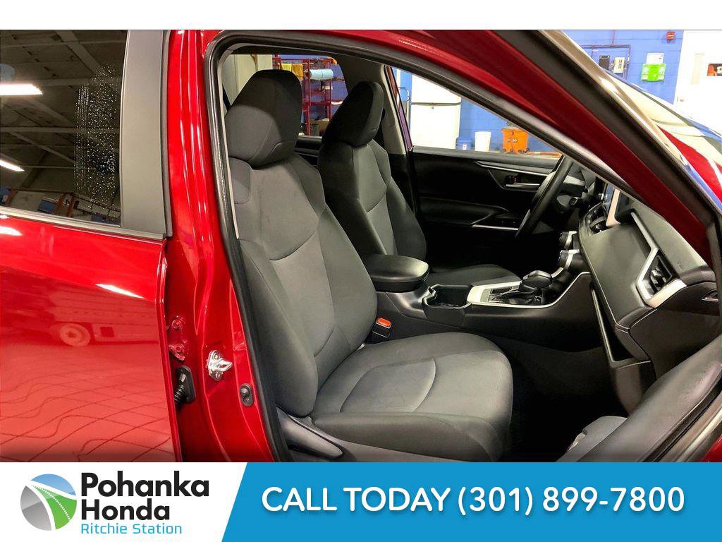 Used 2025 Toyota RAV4 XLE image 6