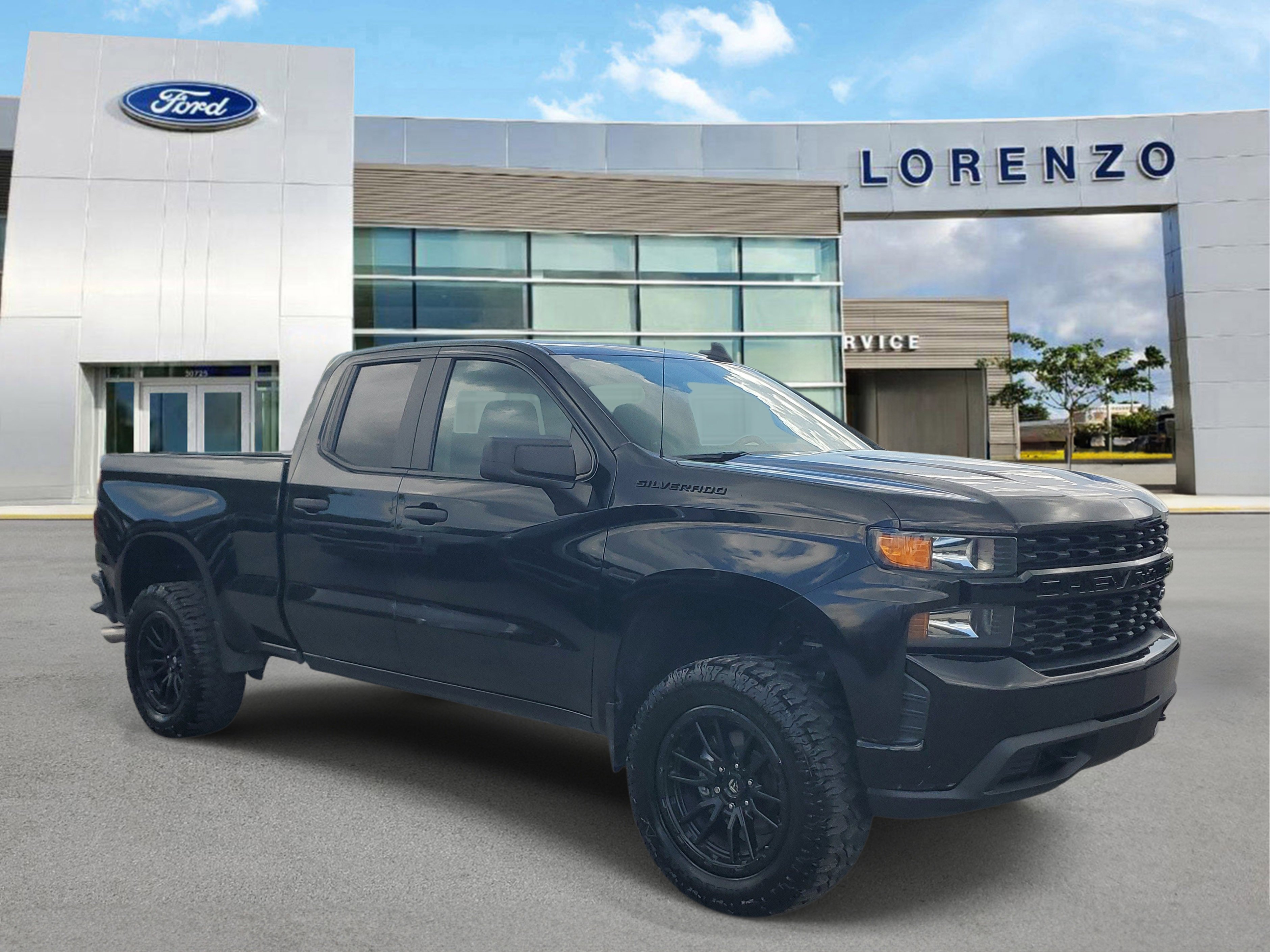 Used 2020 Chevrolet Silverado 1500 Custom w/ Custom Value Package RWD image 3
