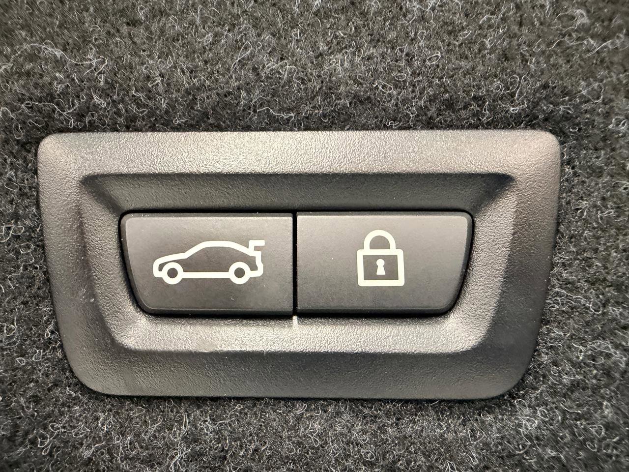 Used 2019 BMW 540i w/ M Sport Package RWD image 25