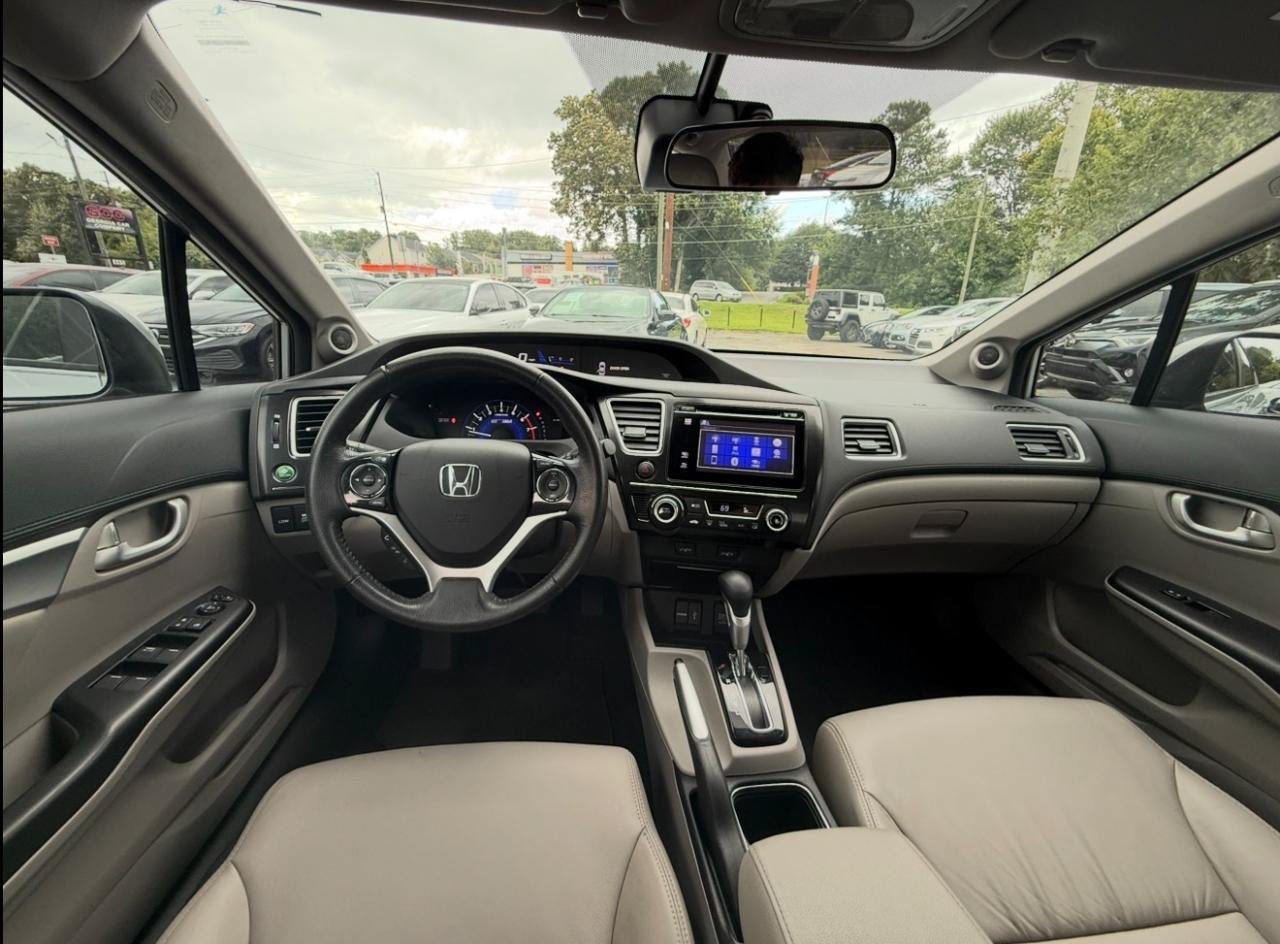 Used 2015 Honda Civic Hybrid Sedan image 2