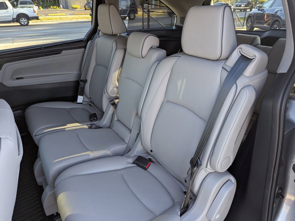 Used 2024 Honda Odyssey Elite image 15