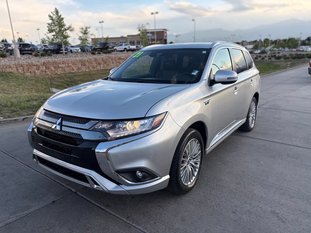 Used 2021 Mitsubishi Outlander 4WD Plug-In Hybrid image 4