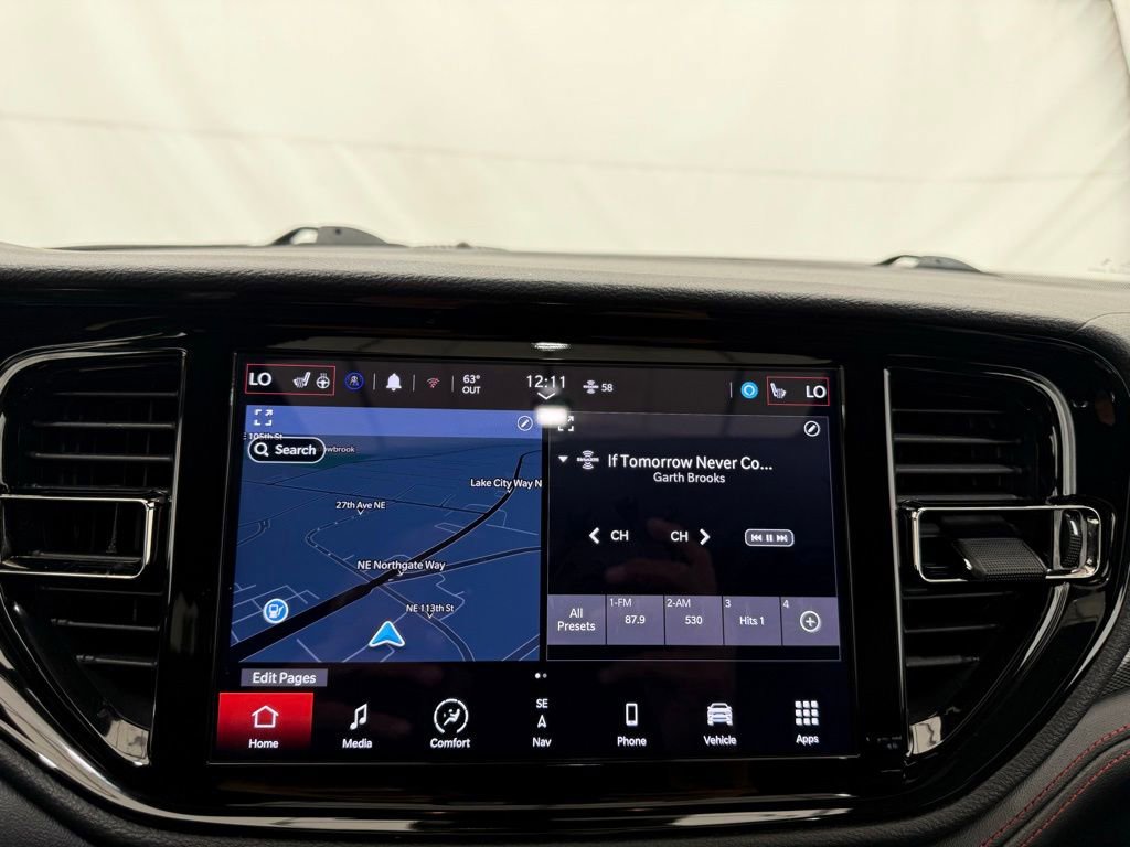 Used 2025 Dodge Durango GT AWD/4WD image 42