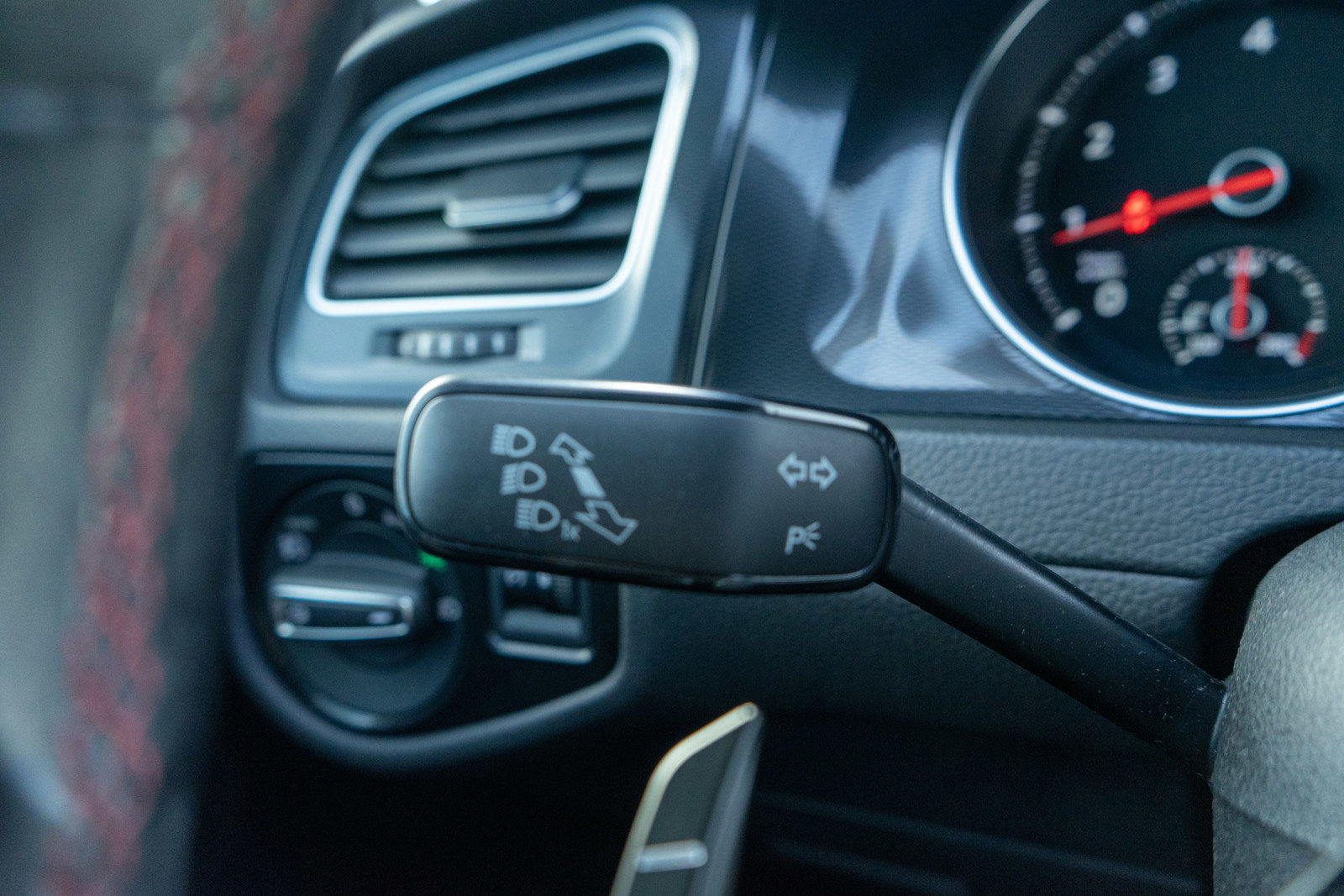 Used 2017 Volkswagen GTI SE image 24