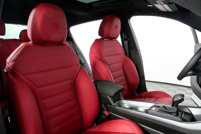 New 2026 Alfa Romeo Tonale w/ Red Premium Package image 23