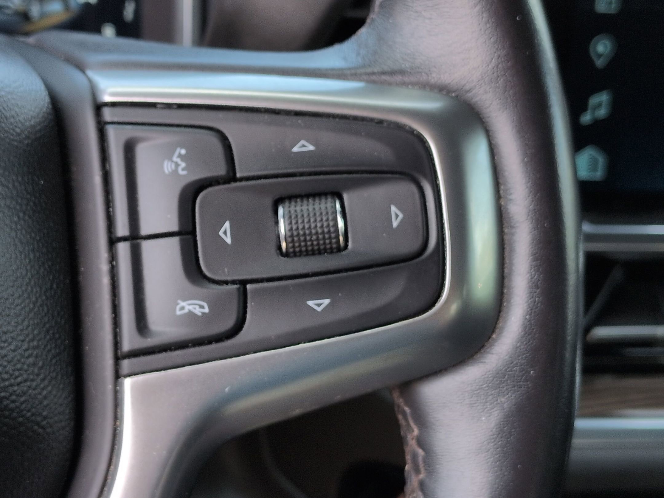 Used 2022 Chevrolet Silverado 1500 LT image 20