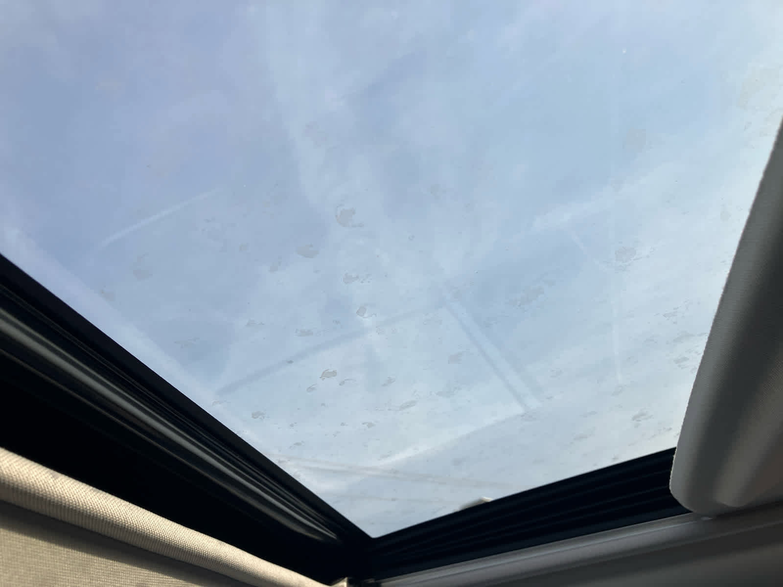 Used 2021 Toyota RAV4 XLE Premium image 17