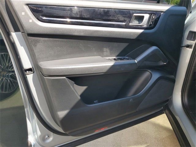 Certified 2021 Porsche Cayenne image 18