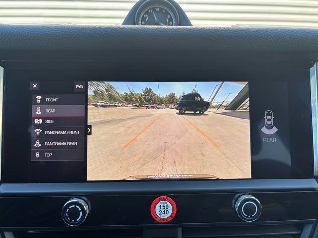 Used 2025 Porsche Macan AWD/4WD image 19