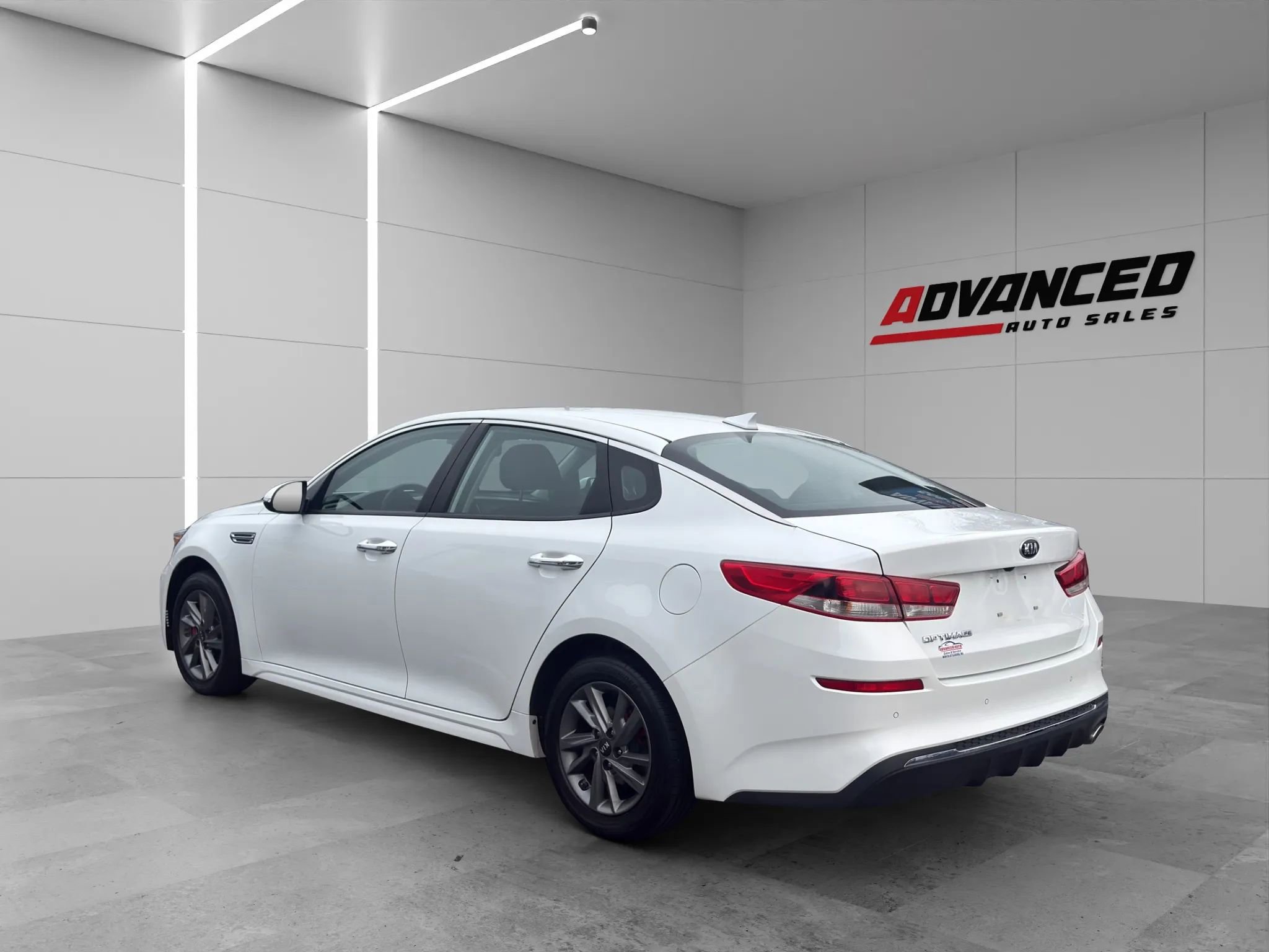Used 2020 Kia Optima LX FWD image 4