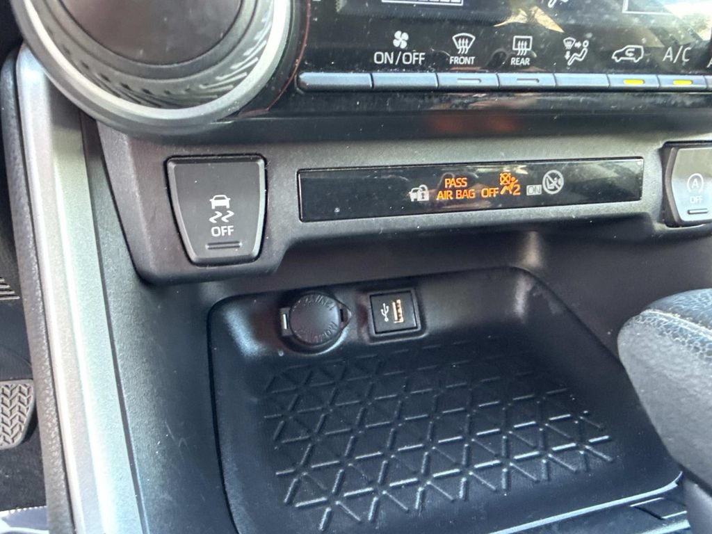 Used 2024 Toyota RAV4 LE FWD image 29