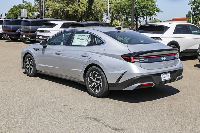New 2026 Hyundai Sonata Blue FWD image 2