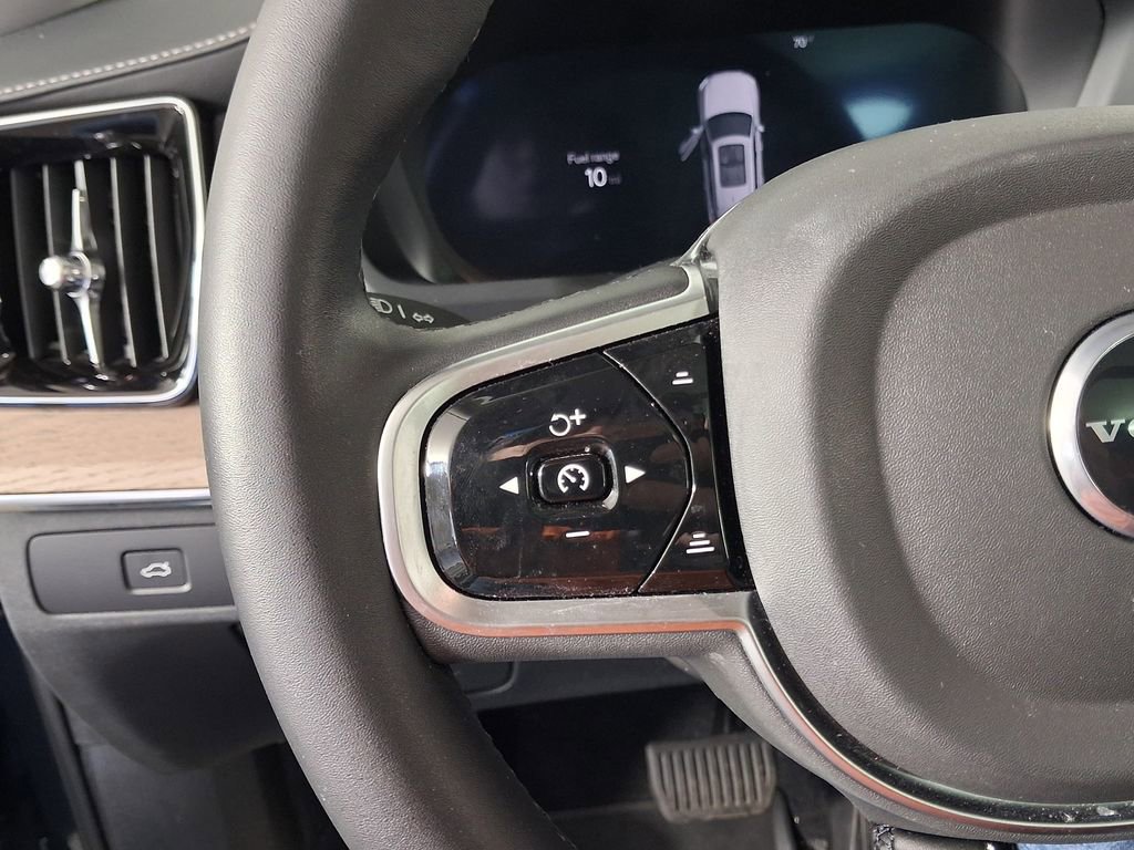 Used 2025 Volvo XC90 B6 Plus w/ Protection Package Premier AWD/4WD image 31