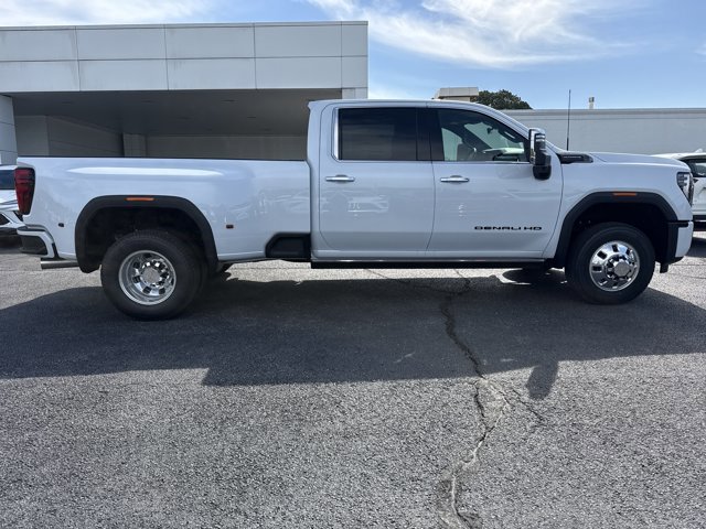 New 2026 GMC Sierra 3500 Denali Ultimate w/ LPO, Black Badging Package AWD/4WD image 2